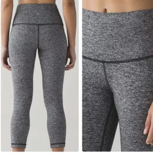 Lululemon Athletica Heather Gray Capri Leggings Size 10